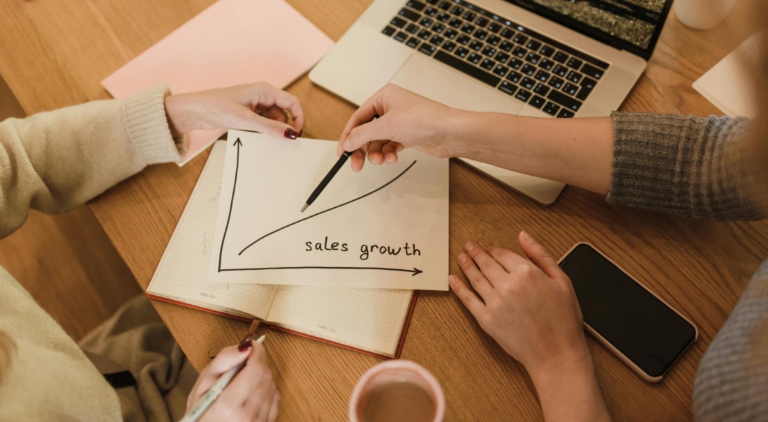 sales growth uitgetekend op papier
